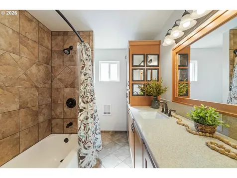 1532 Johnson Street North Bend OR 97459