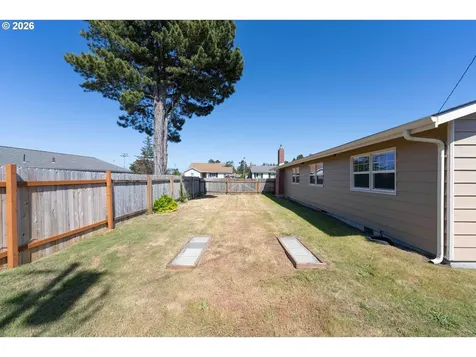 1532 Johnson Street North Bend OR 97459