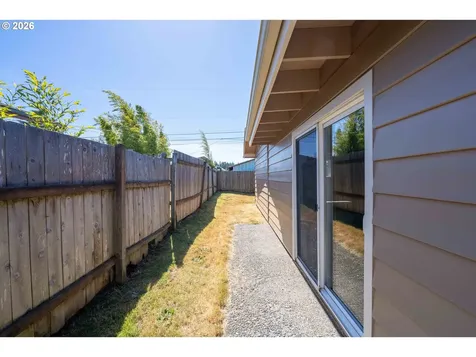 1532 Johnson Street North Bend OR 97459