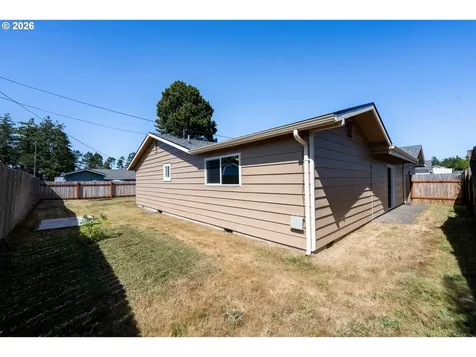 1532 Johnson Street North Bend OR 97459