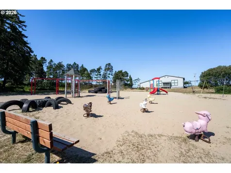 1532 Johnson Street North Bend OR 97459