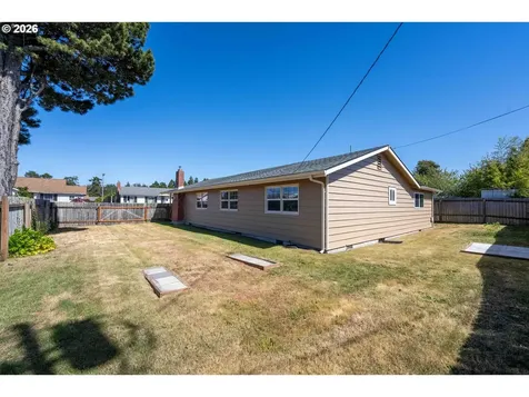 1532 Johnson Street North Bend OR 97459