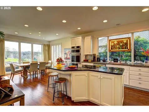 3848 NW Vardon Place Portland OR 97229