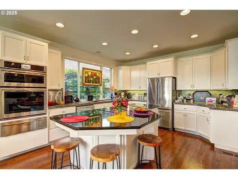 3848 NW Vardon Place Portland OR 97229