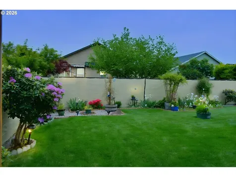 175 River Walk Place Cottage Grove OR 97424
