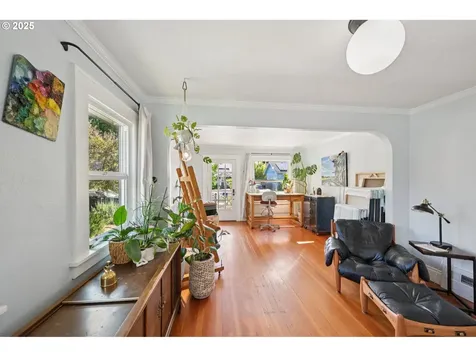 4317 SE 51st Avenue Portland OR 97206