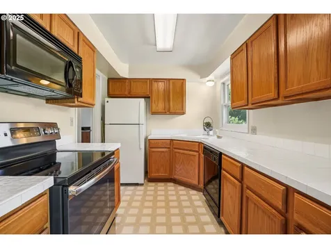9375 SW Wilshire Street Portland OR 97225