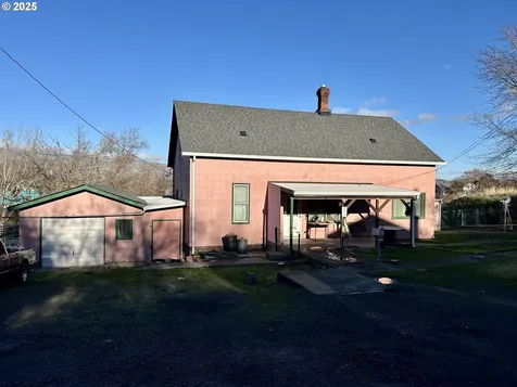 823 W 8th Street The Dalles OR 97058