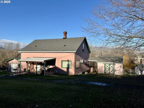 823 W 8th Street The Dalles OR 97058