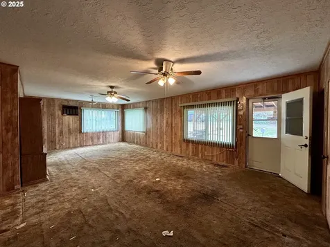 823 W 8th Street The Dalles OR 97058