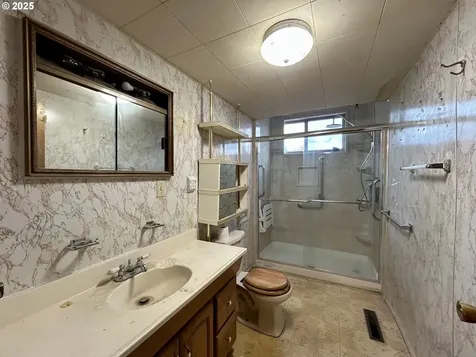 823 W 8th Street The Dalles OR 97058