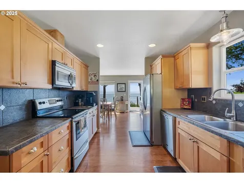 8580 Bayfront Lane Bay City OR 97107