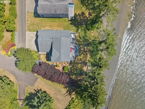 8580 Bayfront Lane Bay City OR 97107