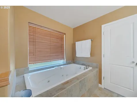 8580 Bayfront Lane Bay City OR 97107