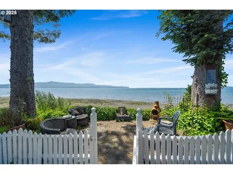 8580 Bayfront Lane Bay City OR 97107