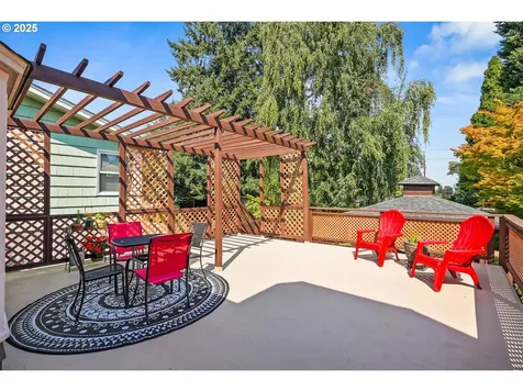 5757 NE Emerson Street Portland OR 97218