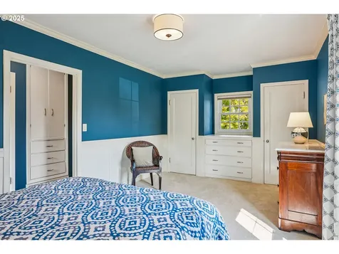 5757 NE Emerson Street Portland OR 97218