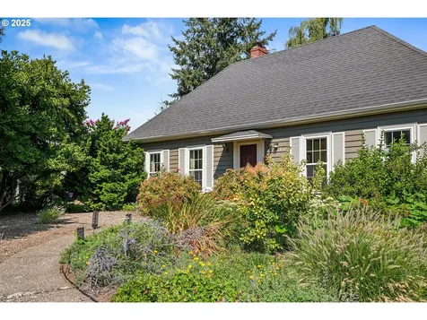 5757 NE Emerson Street Portland OR 97218