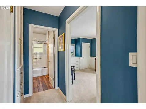 5757 NE Emerson Street Portland OR 97218
