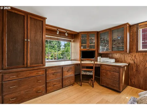 5757 NE Emerson Street Portland OR 97218