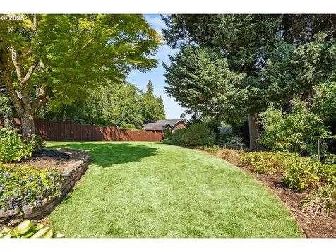 5757 NE Emerson Street Portland OR 97218