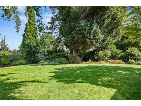 5757 NE Emerson Street Portland OR 97218