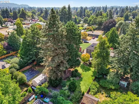 5757 NE Emerson Street Portland OR 97218