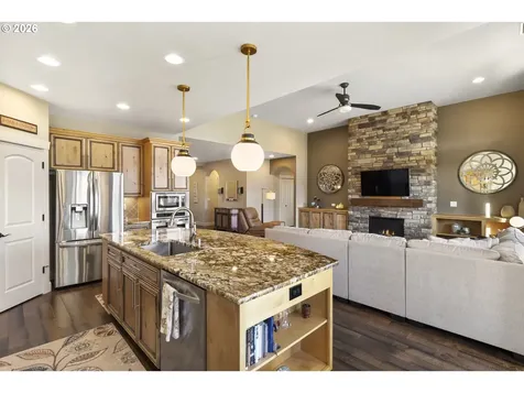 1275 S 15th Way Ridgefield WA 98642
