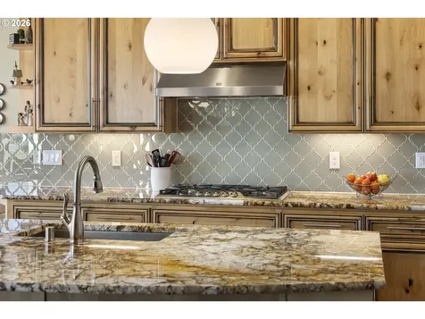 1275 S 15th Way Ridgefield WA 98642