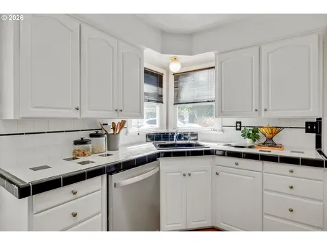 4905 NE 78th Avenue Portland OR 97218