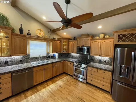 31601 SE Lawrence Road Estacada OR 97023