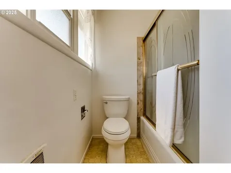 850 Spruce Street Junction City OR 97448
