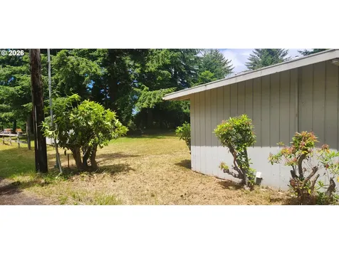 131 E Rainbow Road Waldport OR 97394