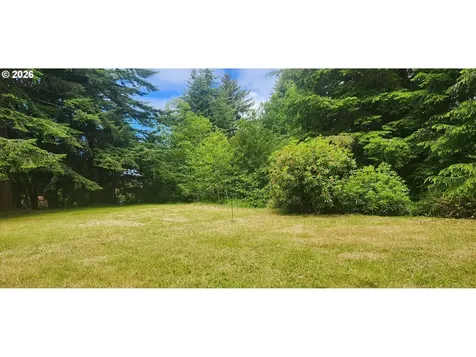 131 E Rainbow Road Waldport OR 97394