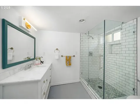 7129 N Sedro Street Portland OR 97203