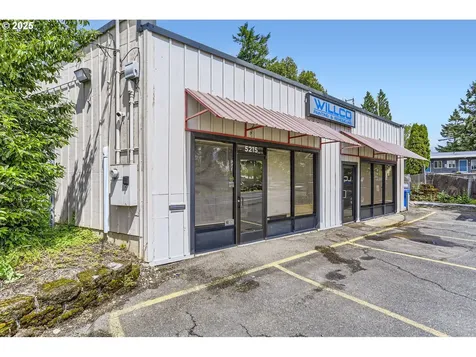 5215 SE Flavel Drive Portland OR 97206