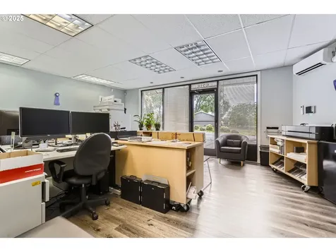 5215 SE Flavel Drive Portland OR 97206