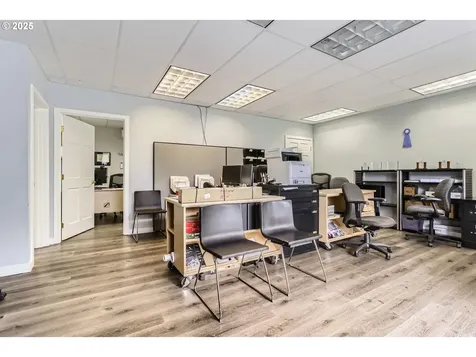 5215 SE Flavel Drive Portland OR 97206