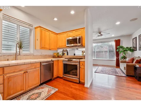 908 SE Elina Avenue Hillsboro OR 97123