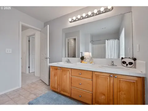 908 SE Elina Avenue Hillsboro OR 97123
