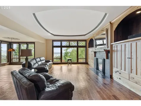 632 W T Street Washougal WA 98671