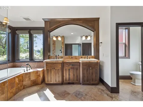 632 W T Street Washougal WA 98671