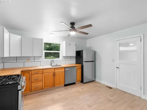 6481 SE 142nd Avenue Portland OR 97236