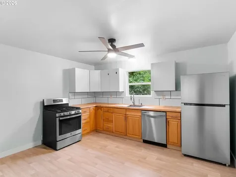 6481 SE 142nd Avenue Portland OR 97236