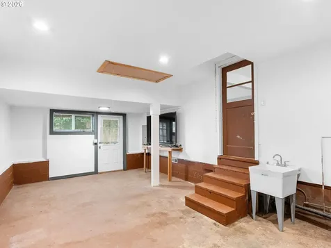 6481 SE 142nd Avenue Portland OR 97236