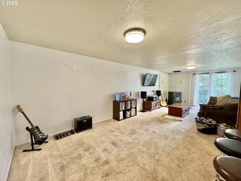 397 River Loop 2 Eugene OR 97404