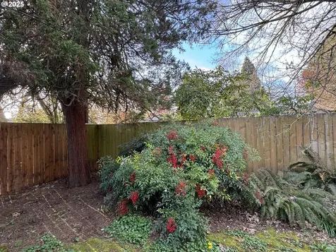 397 River Loop 2 Eugene OR 97404