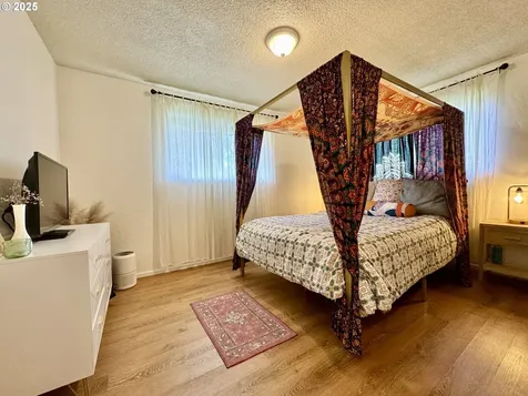397 River Loop 2 Eugene OR 97404