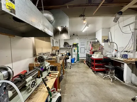 397 River Loop 2 Eugene OR 97404