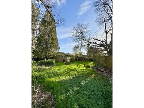 397 River Loop 2 Eugene OR 97404